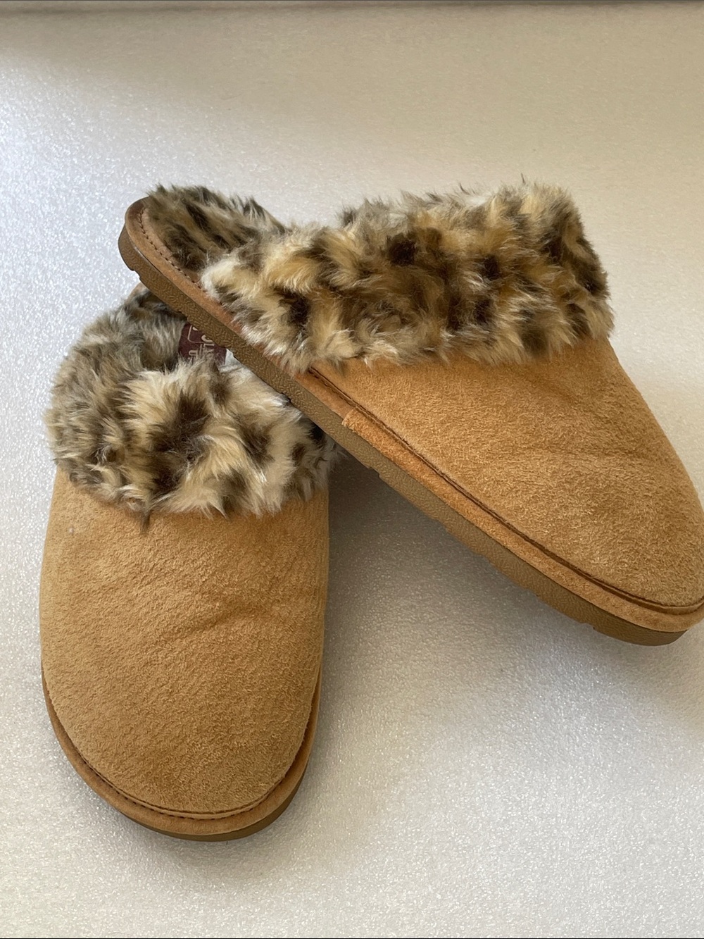 Cozy Faux-Fur Lined Women's Clog Slippers - Chestnut